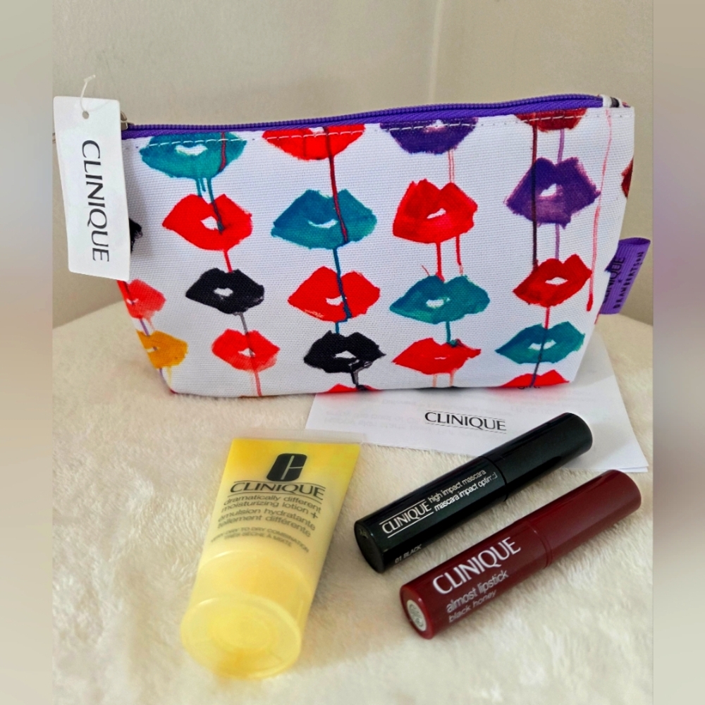 Clinique x Drawbertston Vibrant Lip Print Cosmetic Bag w/ Skincare & Makeup New